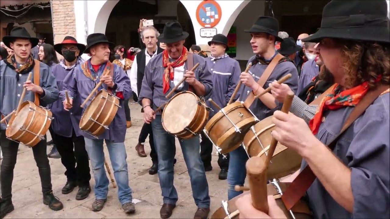 Al PERO PALO SE LE HACE 