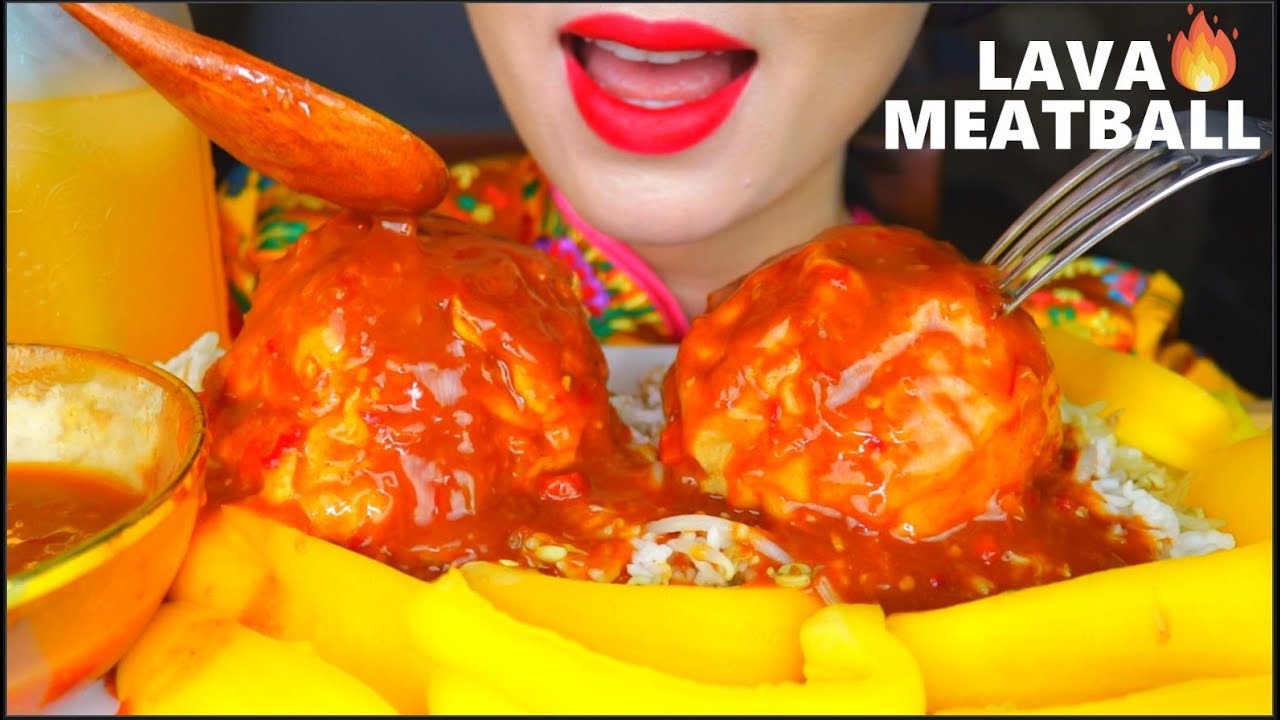 ASMR GIANT LAVA MEATBALLS, RICE, BEAN SPROUTS, ORANGE JUICE | BAKSO LAVA AYAM 辣椒肉丸 咀嚼音 | 먹방