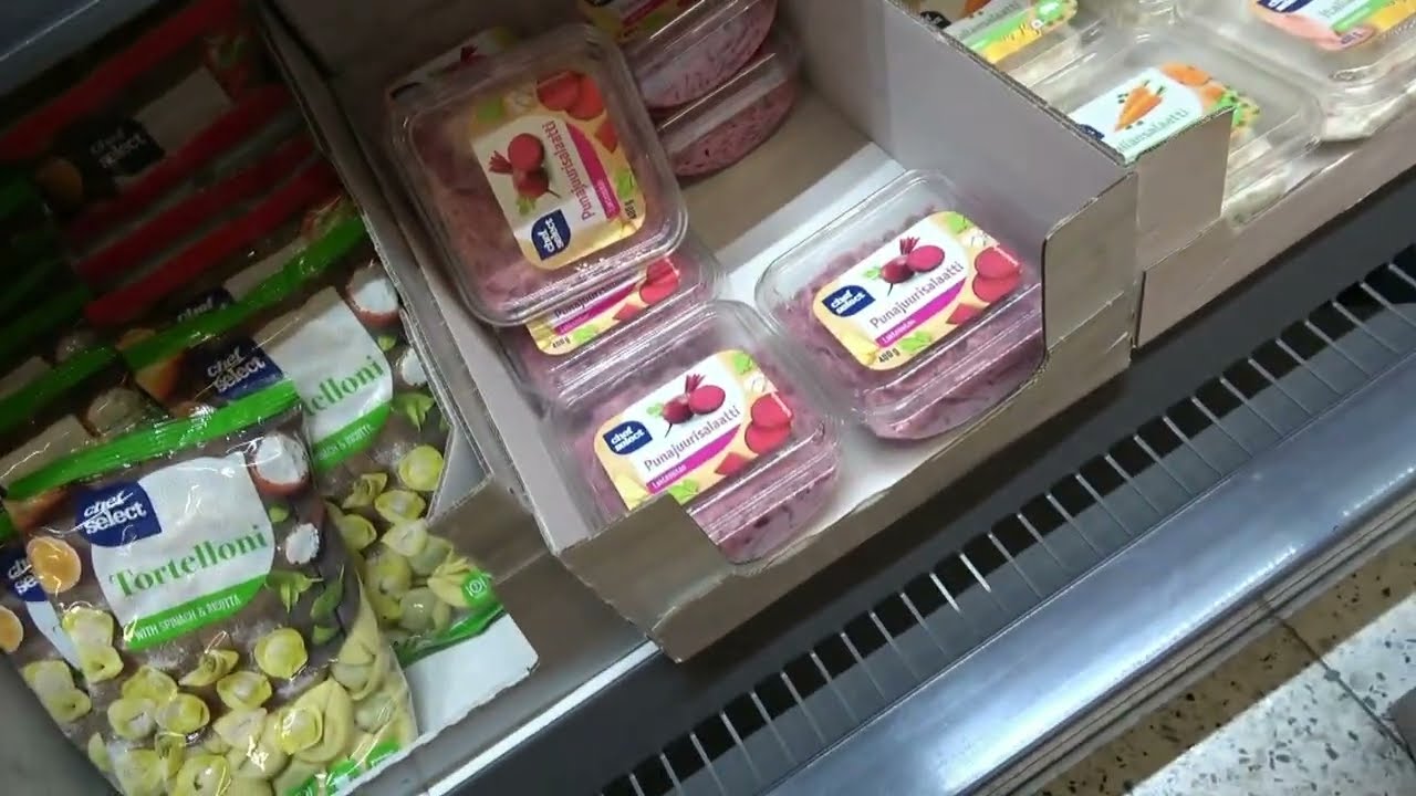 19102025 A B ULKONA P&Auml;&Auml;SS&Auml;K&Ouml; NAKSUU LIDL ON HALPA PELASTIN PULLIAISEN