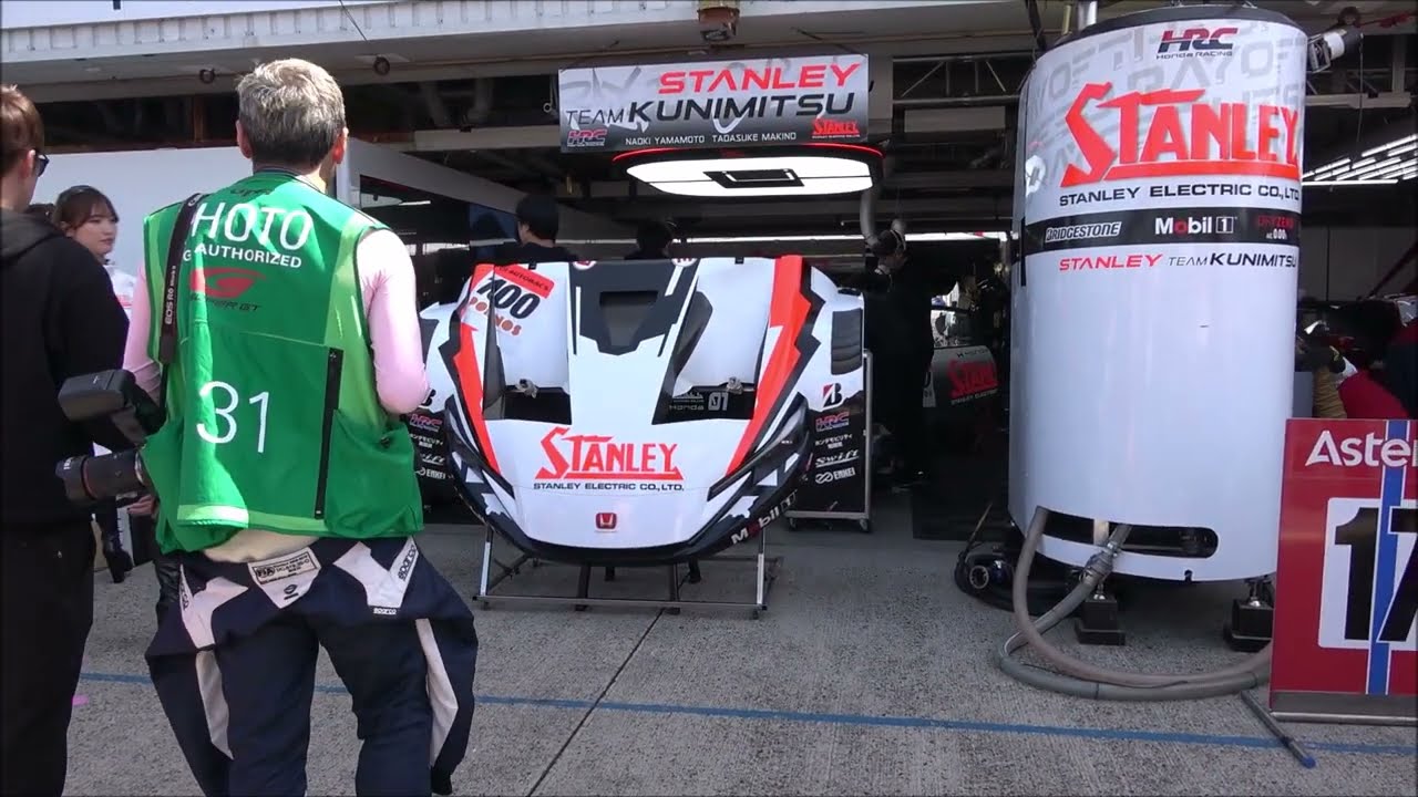 ピットウォークで GTマシン エンジンスタート! 2026 SUPERGT 開幕戦岡山 暖気ブリッピングサウンド スーパーＧＴ