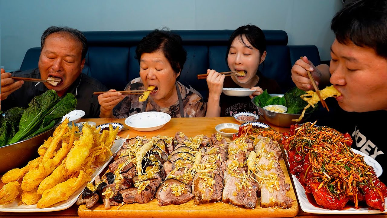 Боссам и джокбал с женьшенем, жареная курица с женьшенем - шоу Mukbang eating show
