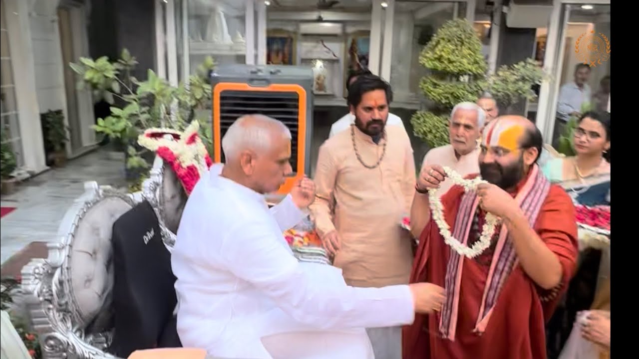 श्री दीनबंधुदास जी अपने जन्मदिन पर श्रीगुरुमहाराजजी का आशीर्वाद लेने श्री दादा दरबार दिल्ली आए।