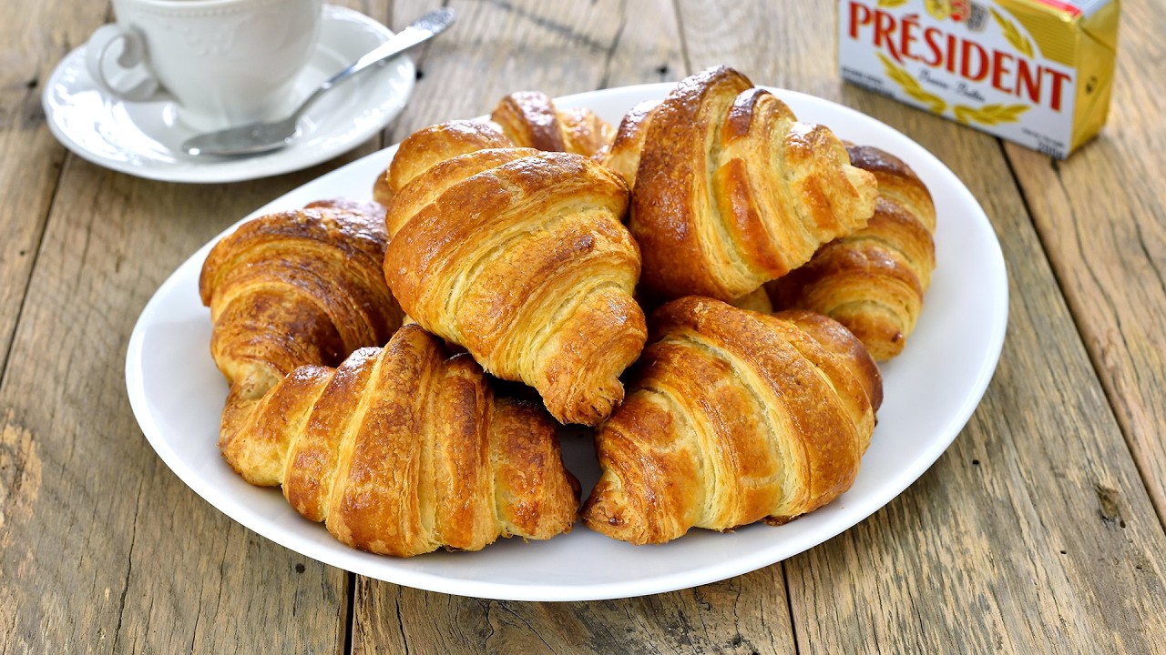 Croissante cu unt | French Croissants (CC Eng Sub) | JamilaCuisine
