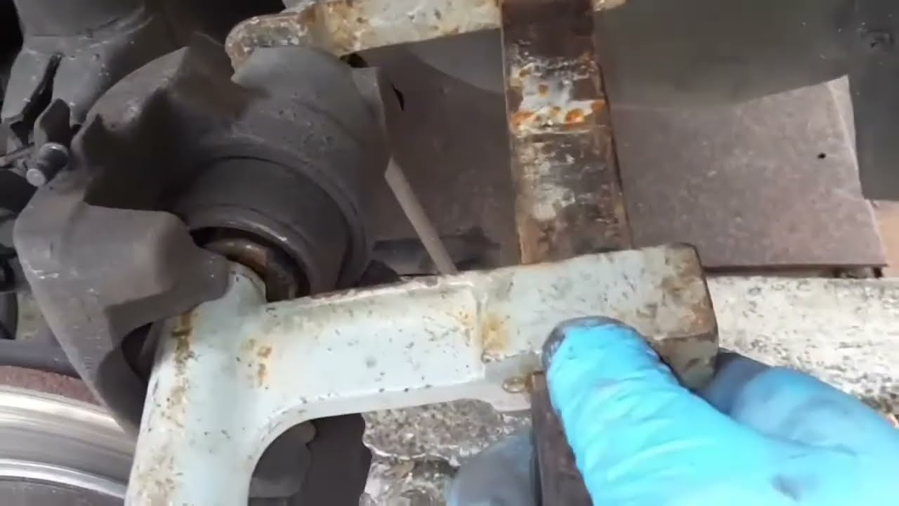 Changement de plaquettes de frein FIAT PANDA Année 2006