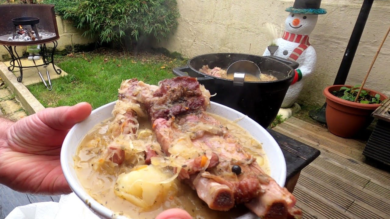 Odc. 84 Kwaśnica z kociołka na wędzonych żeberkach i boczku wędzonym..