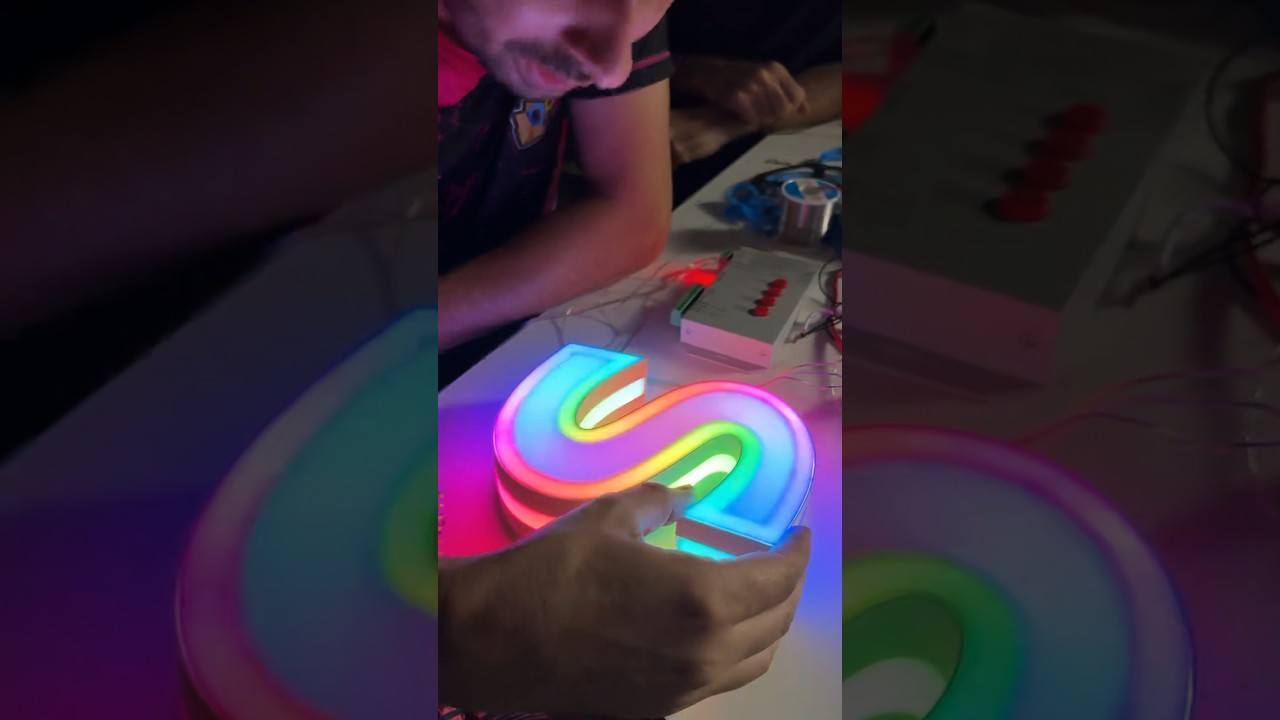 O SEGREDO REVELADO&hellip; As letras viralizadas produzidas em INPRESSORA 3D com Led RGB.