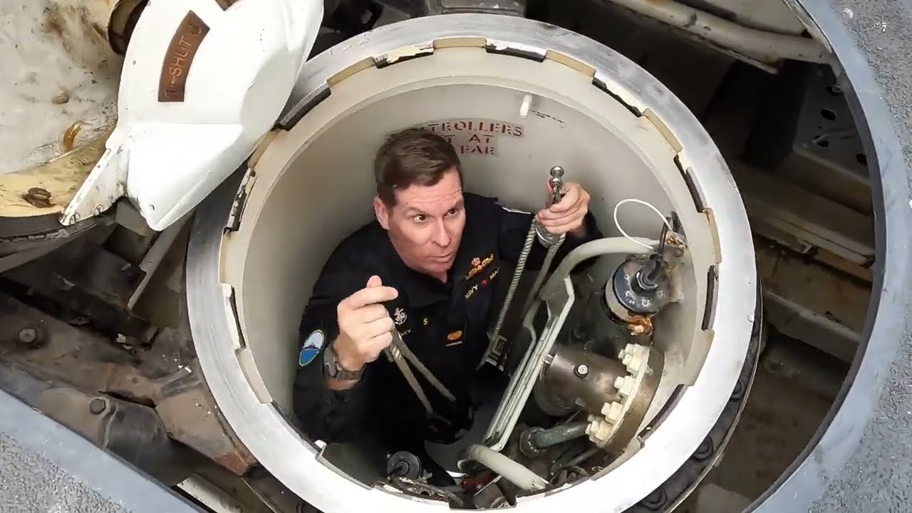 POD POSTING TRAINING - CANADIAN SUBMARINES #canadiansubmarine #rcn #nato #submarines #escape