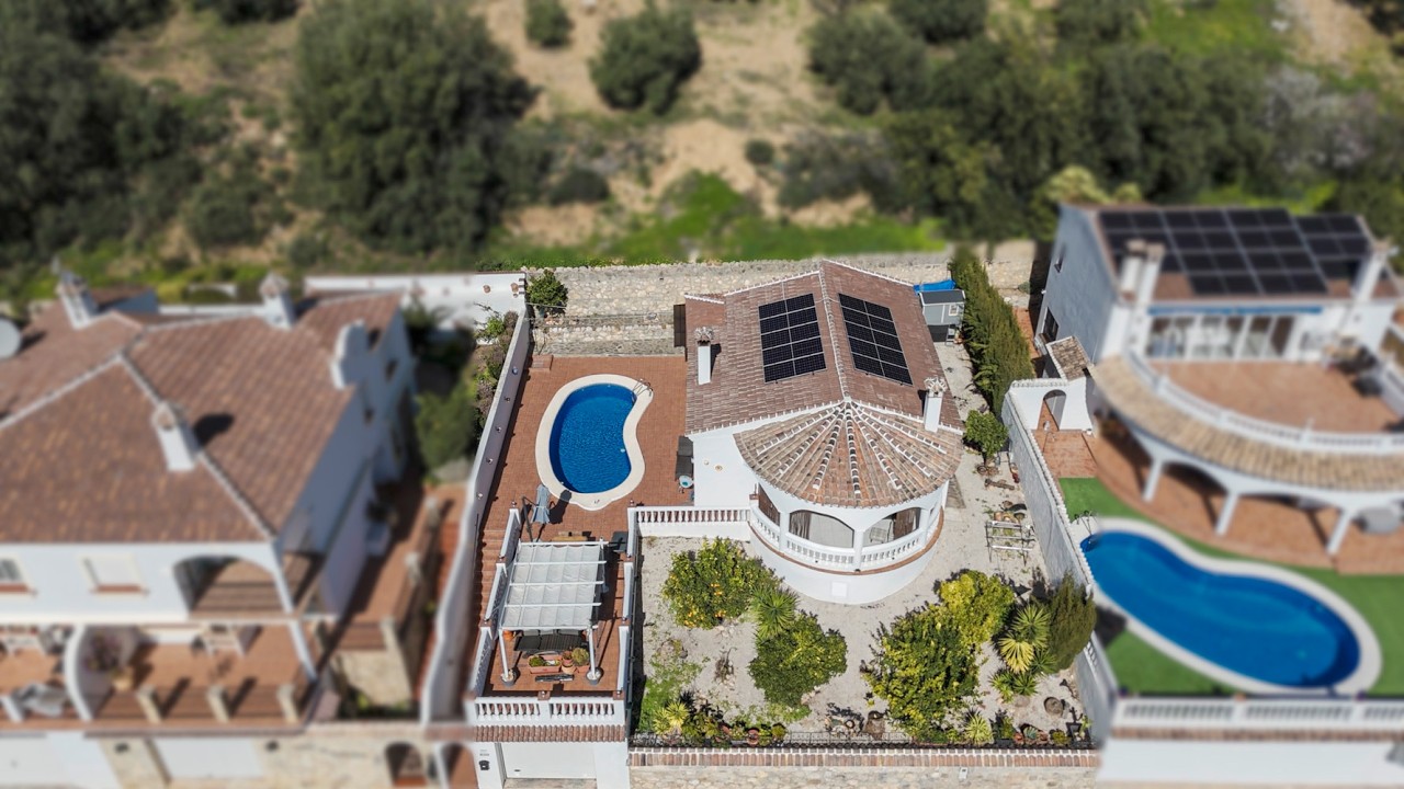 Villa Soma - a detached 2 bedroom, 2 bathroom villa near to the village of Periana,Malaga