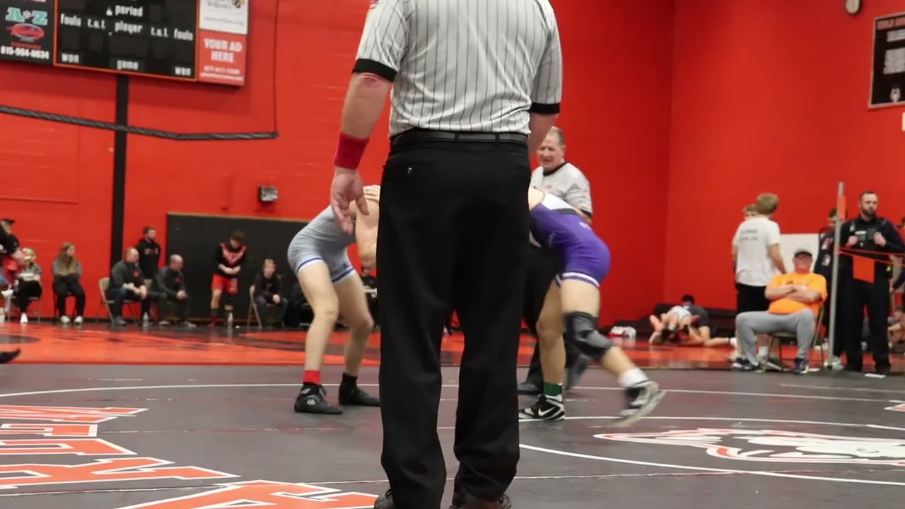 Brody Sendele of Hononegah won by major decision over Alex Lizak of Frankfort (LINCOLN-WAY EAST)