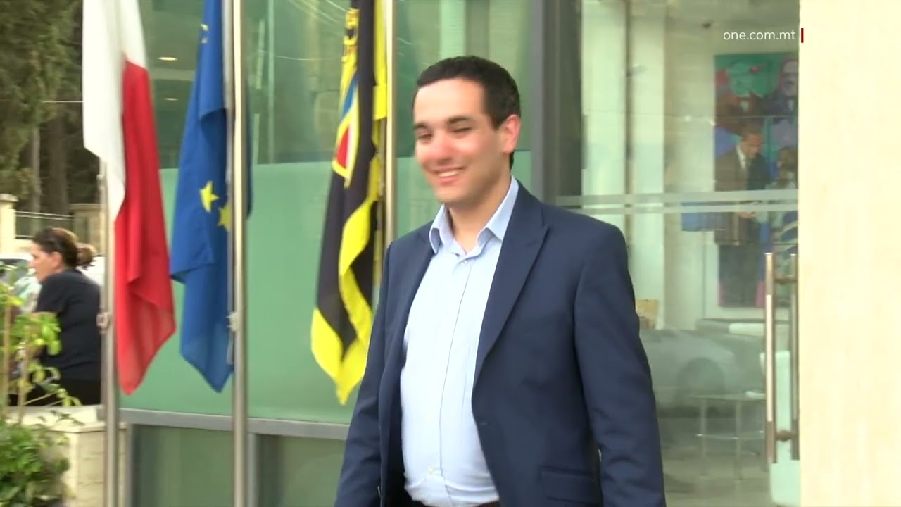 PICCININO B&rsquo;JOB FL-ISTAMPERIJA