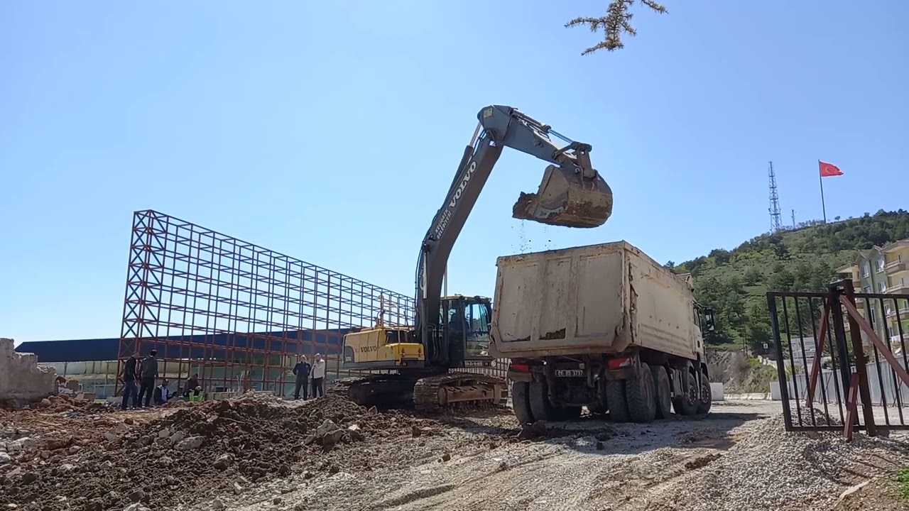 VOLVO EC 210 CL EKSKAVATÖR MAN TGS 41.400 MALZEME YÜKLEME