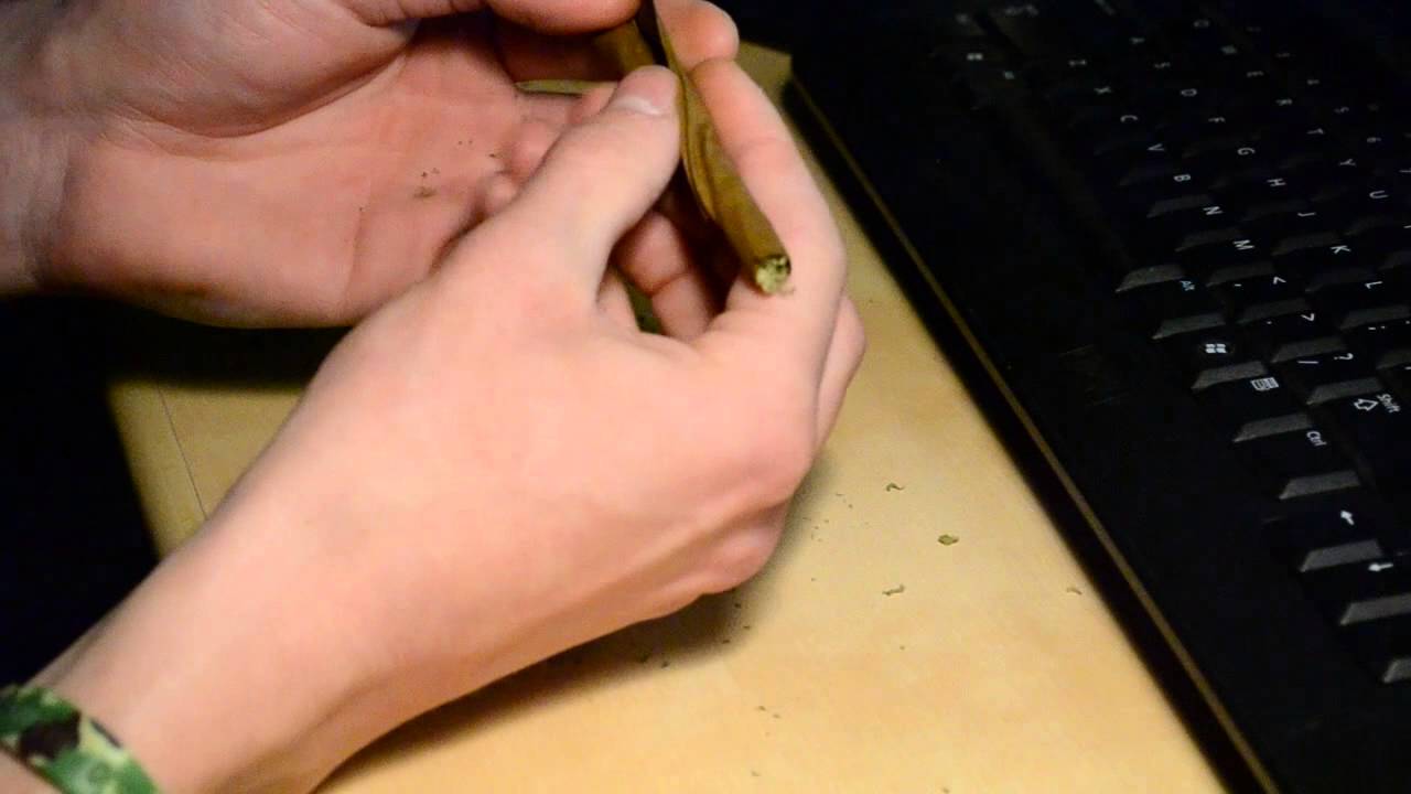 How to roll a blunt with a Zig Zag Wrap