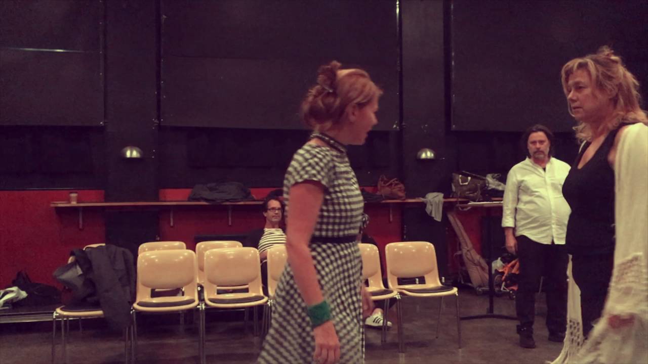 Sångensemblen Amanda - Repetition - HJÄLP!