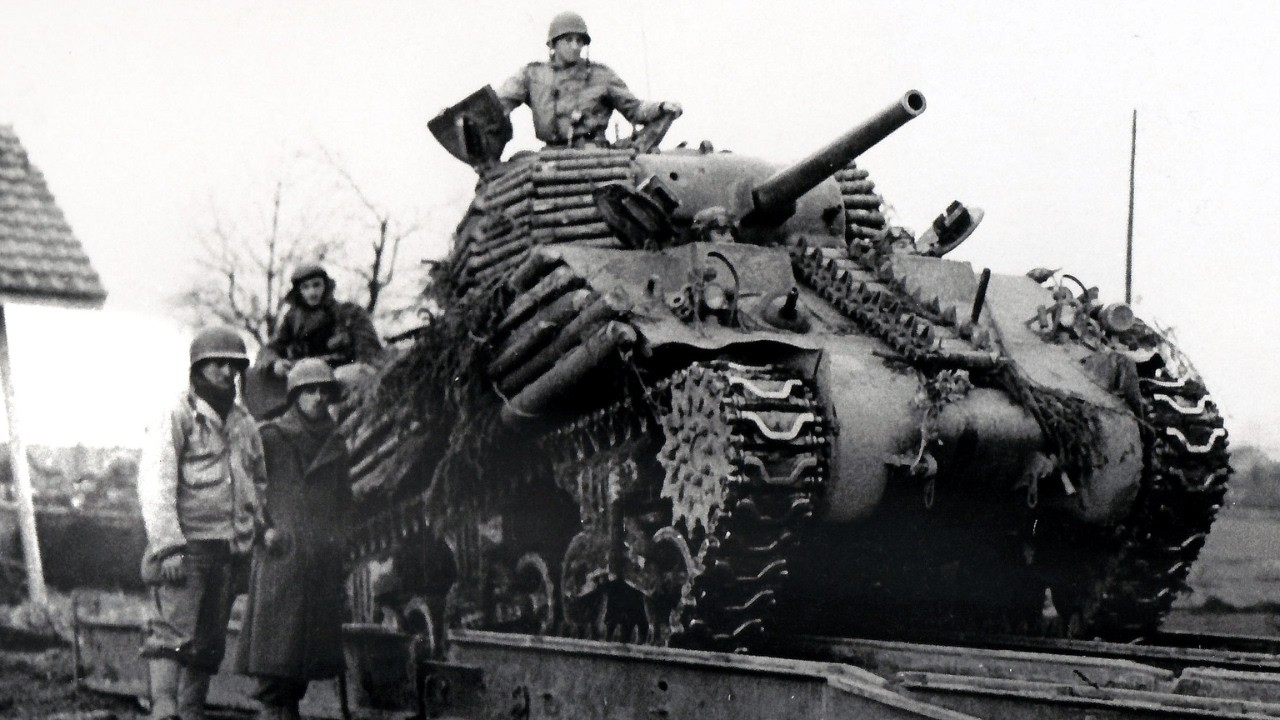 Экипаж танка, переживший 11 попаданий за один день || M4 Sherman