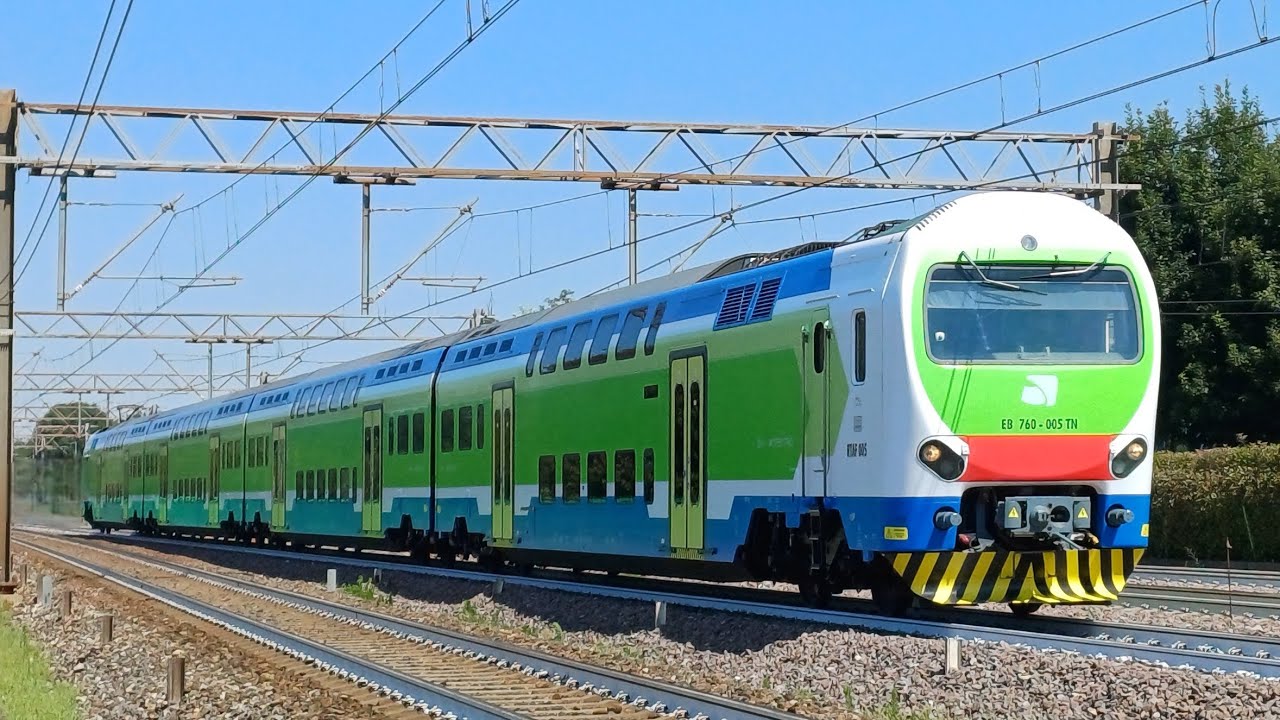 TRENI in TRANSITO A TUTTA VELOCITÀ sulla LINEA - MILANO - SARONNO