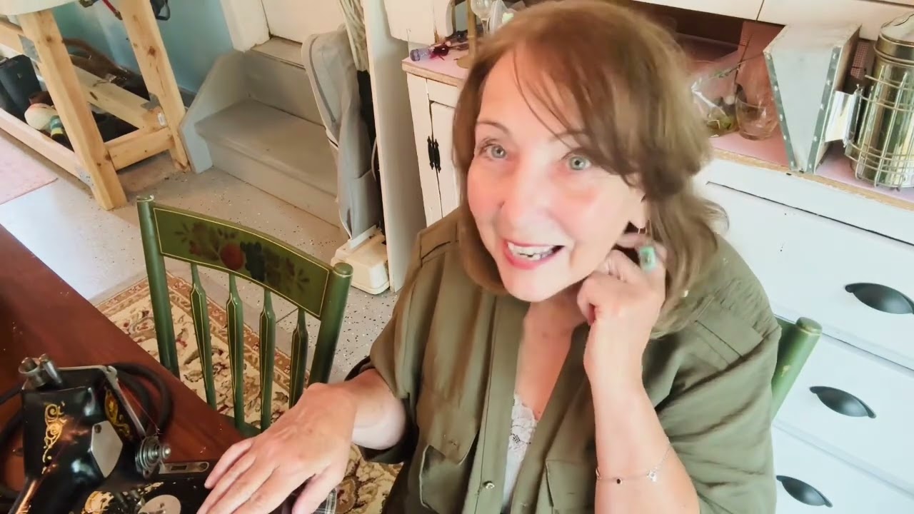 A tour of a collectors vintage sewing machines!