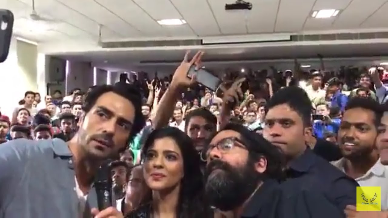 Aishwarya Rajesh Hot Dance Moves @ Hindi Movie Daddy Promotion with Rampaularjun