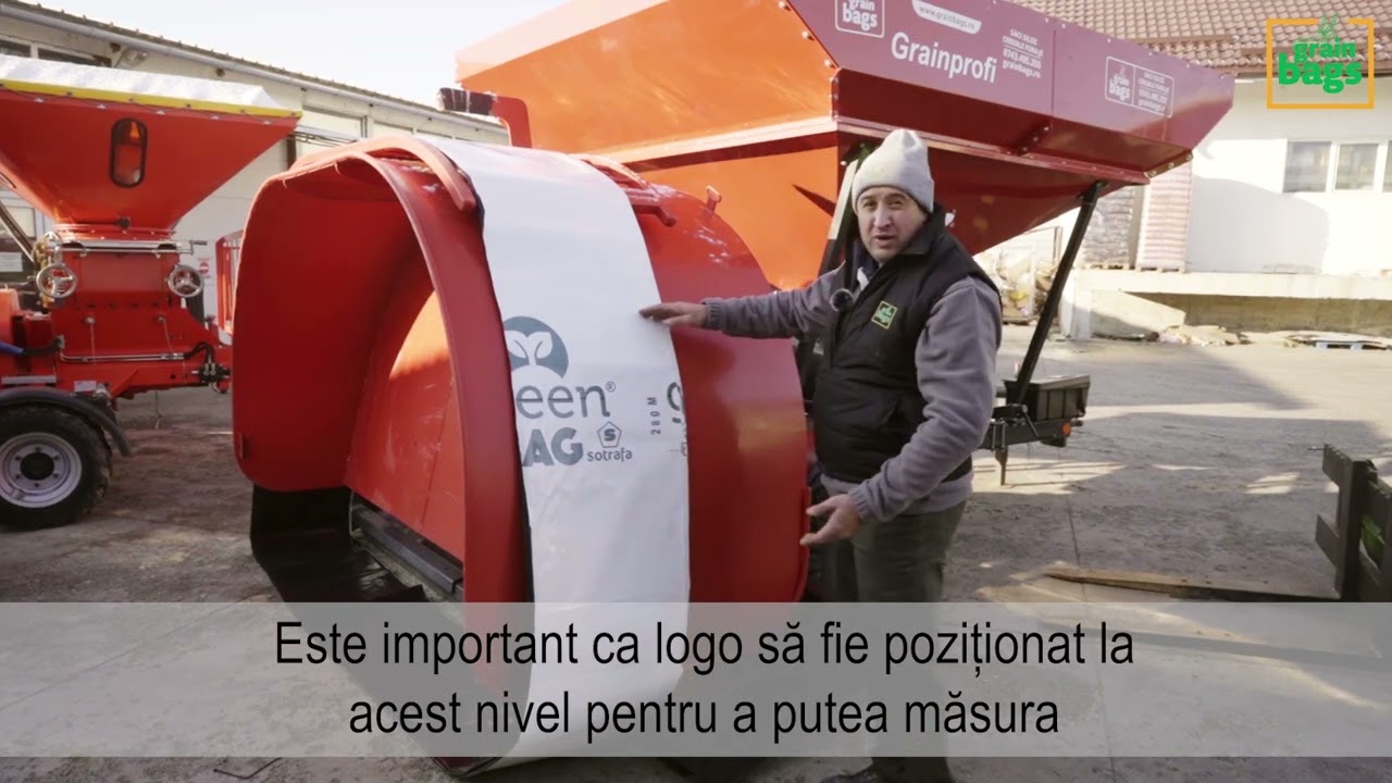 Cum se așază corect sacul pe utilajul de încărcare Grain Profi