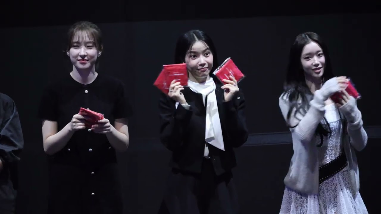 [솔라] 250917 영화 '귀시' 무대인사