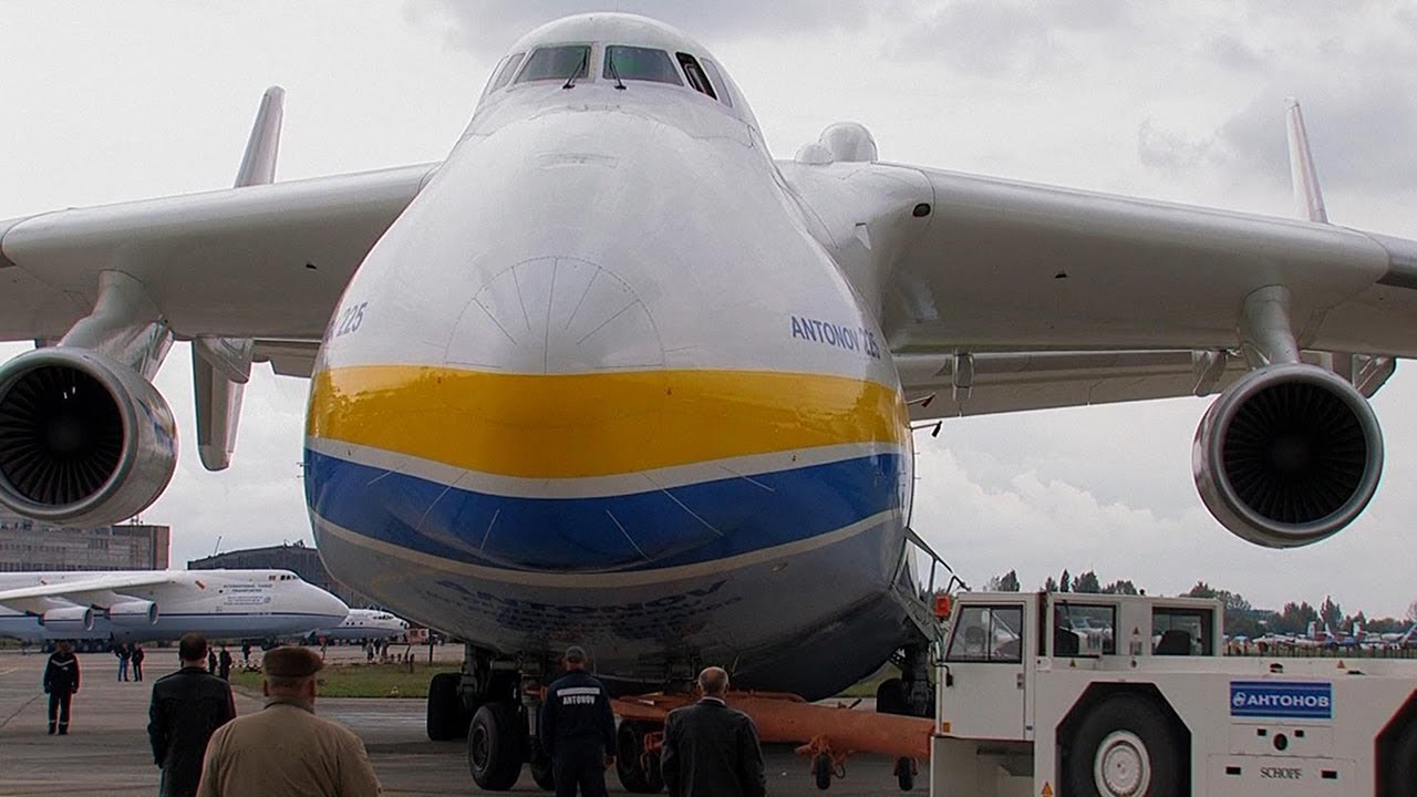 Ан-225 буксир и взлёт Авиасвит 2010