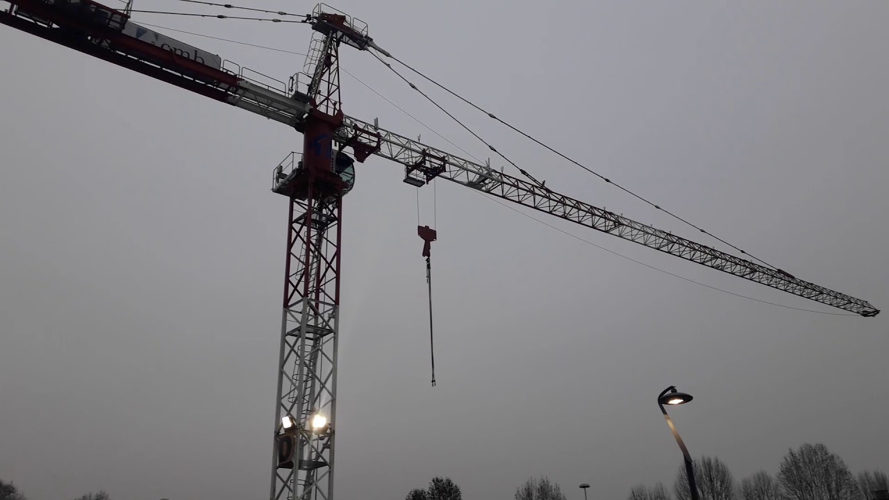 MILANO, CANTIERE TORRE LIBESKIND/  PARTENZA PIANI FUORI TERRA ,GRU POTAIN AL LAVORO