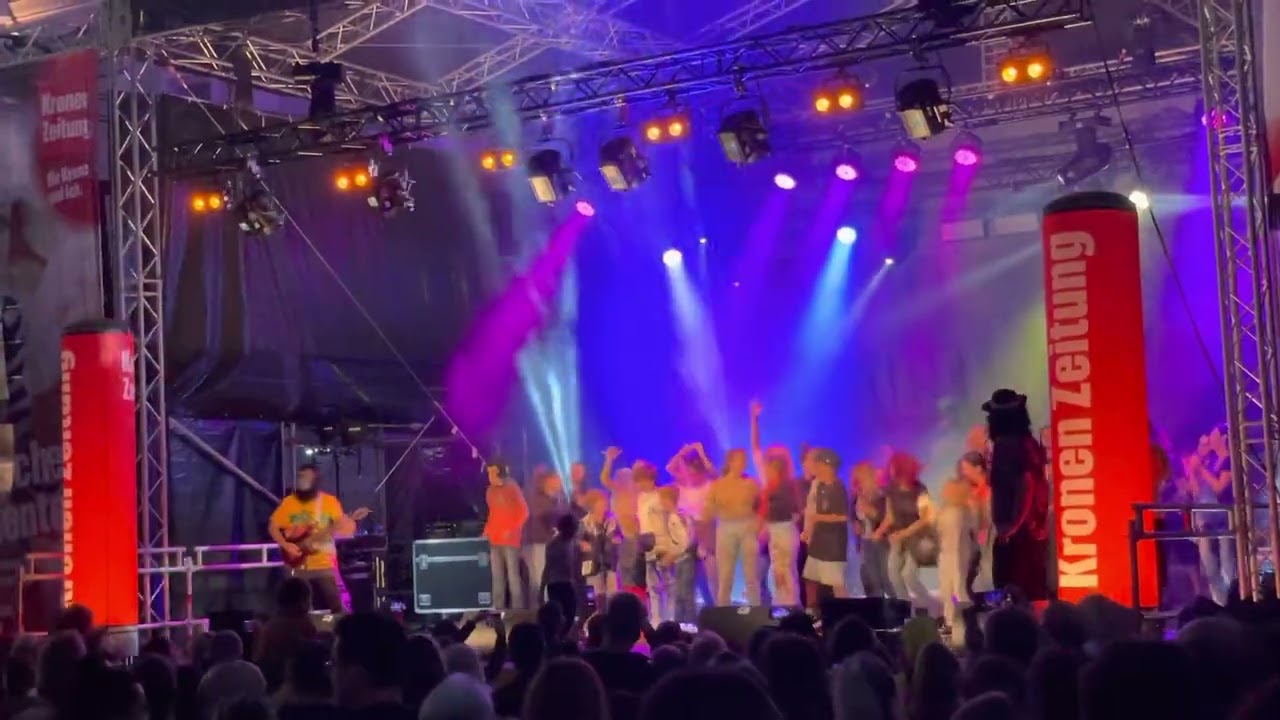 BadAss Soundfactory - Jump Around (House of Pain Cover) Live @ Altstadtzauber Klagenfurt 2022