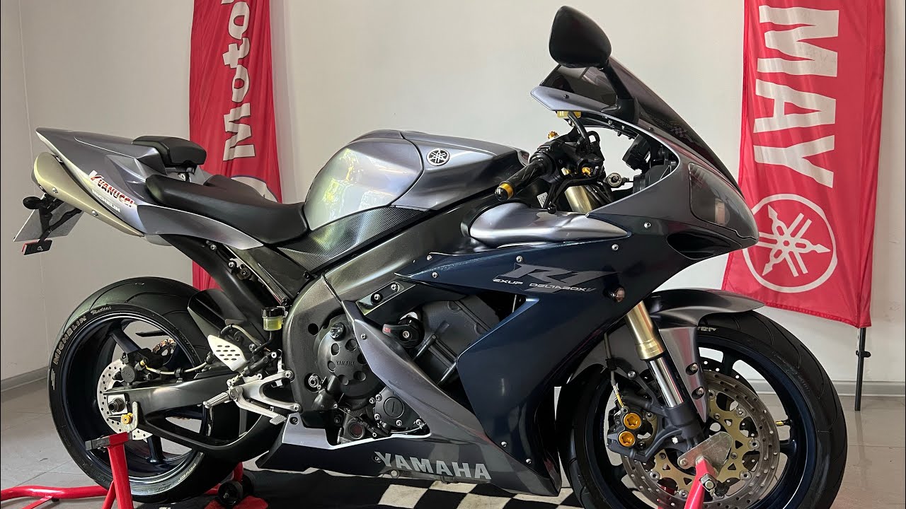 Yamaha R1 RN12 2005 MotoRW