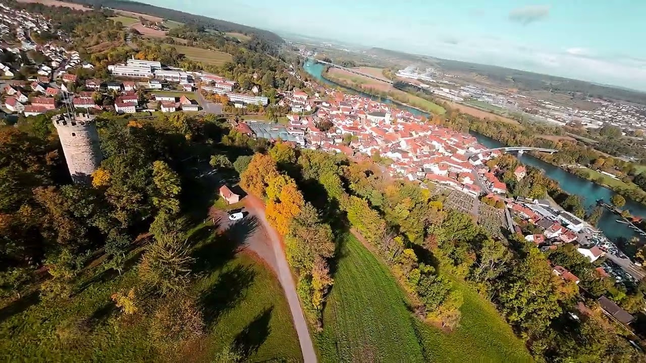 FPV Drohnenflug über die Wallburg in Eltmann, Bayern | Luftaufnahmen und Erkundung in Unterfranken