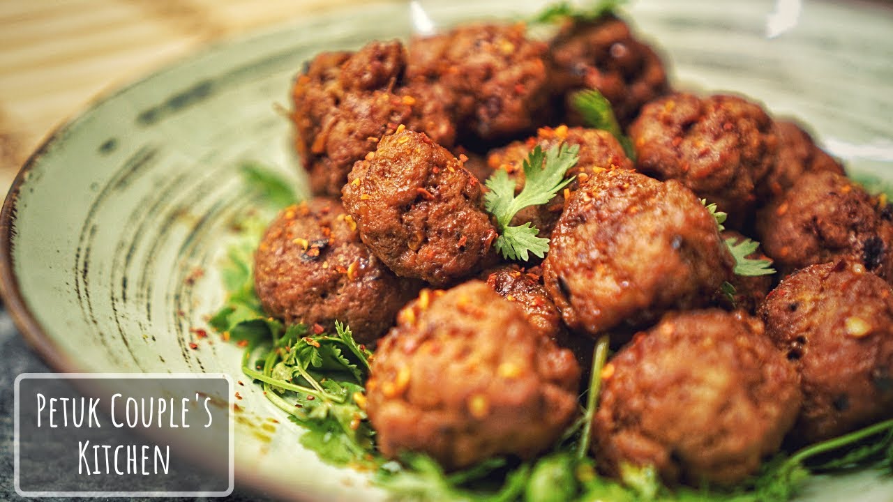 🔥 আম্মুর বানানো স্পাইসি মিট বল রেসিপি 😋 Spicy Meatball Recipe by Mom