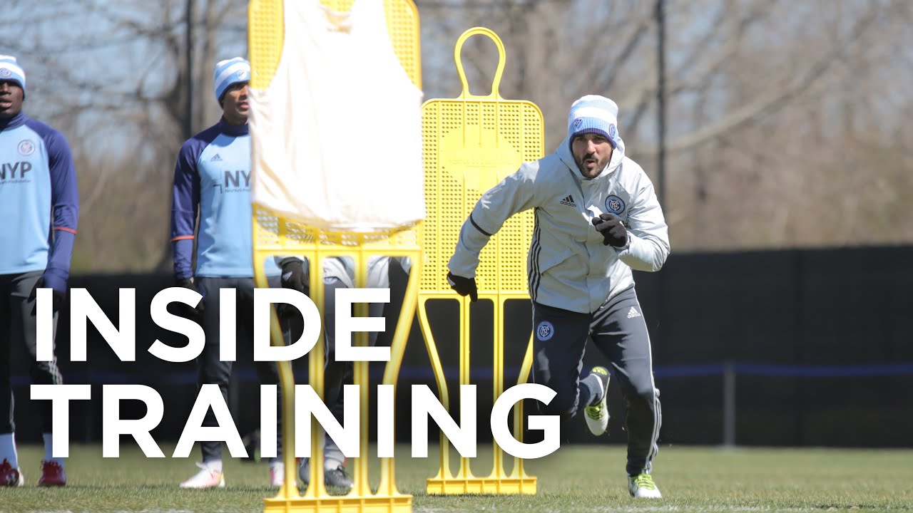 Andrea Pirlo & David Villa do push-ups (4K) | Inside Training 8