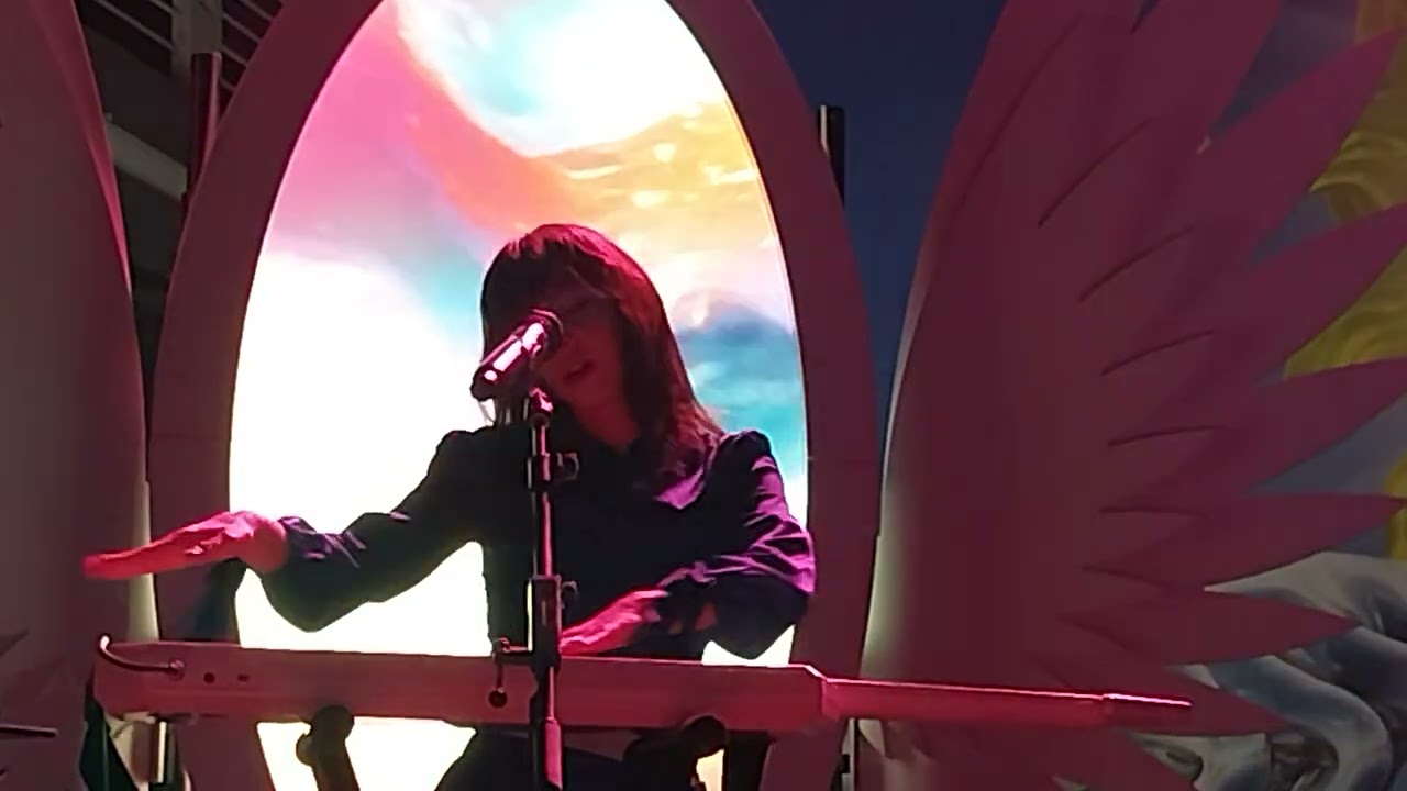 Magdalena Bay - Death & Romance (LIVE, Praha 6.7. 2025 ARCHA +
