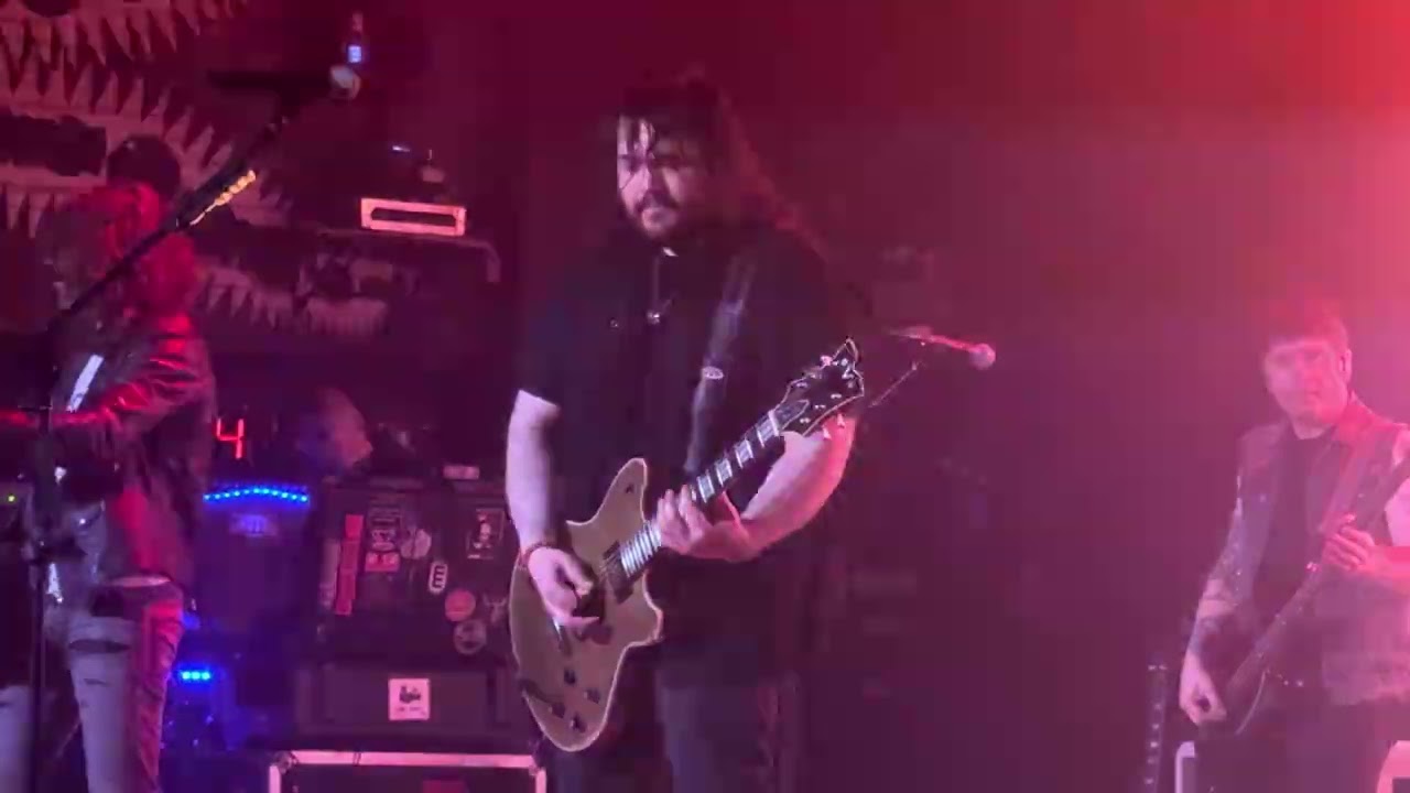Mammoth - Take A Bow 11/26/25 Chicago IL 4K & MV88 