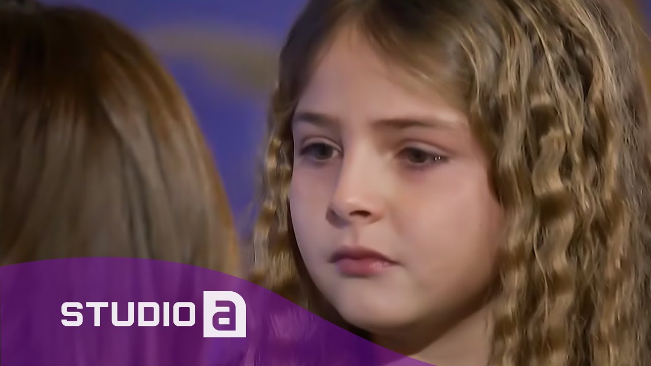 Vogëlushja që nuk i mban lotët derisa flet për babin e saj