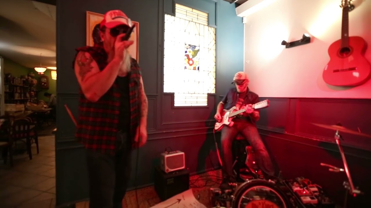 Roy Kinke & The Amazing BBQ - Putain, Putain (Arno Cover) @ Le Rat Perch&eacute;