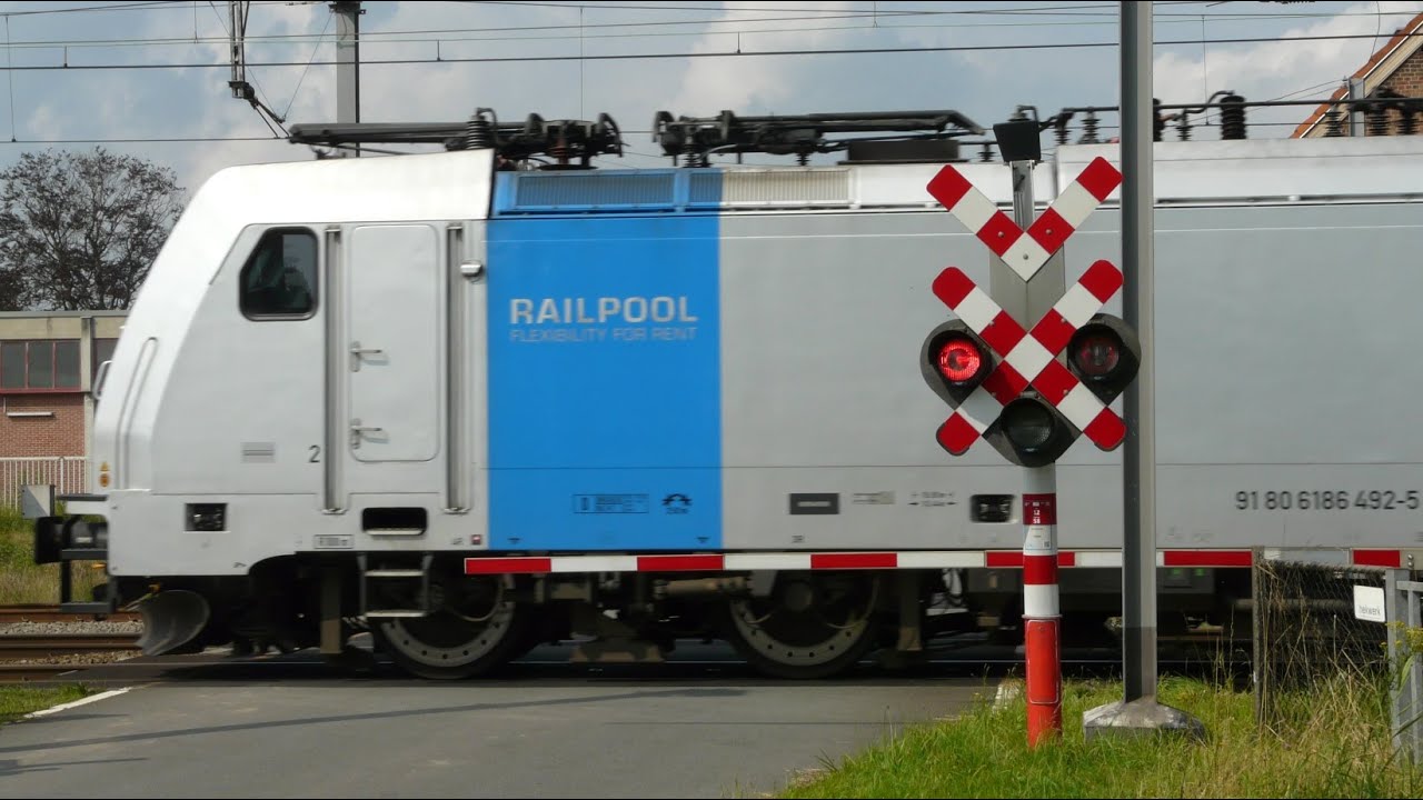 Spoorwegovergang Essen (B) // Belgium railroad crossing // Passage à niveau