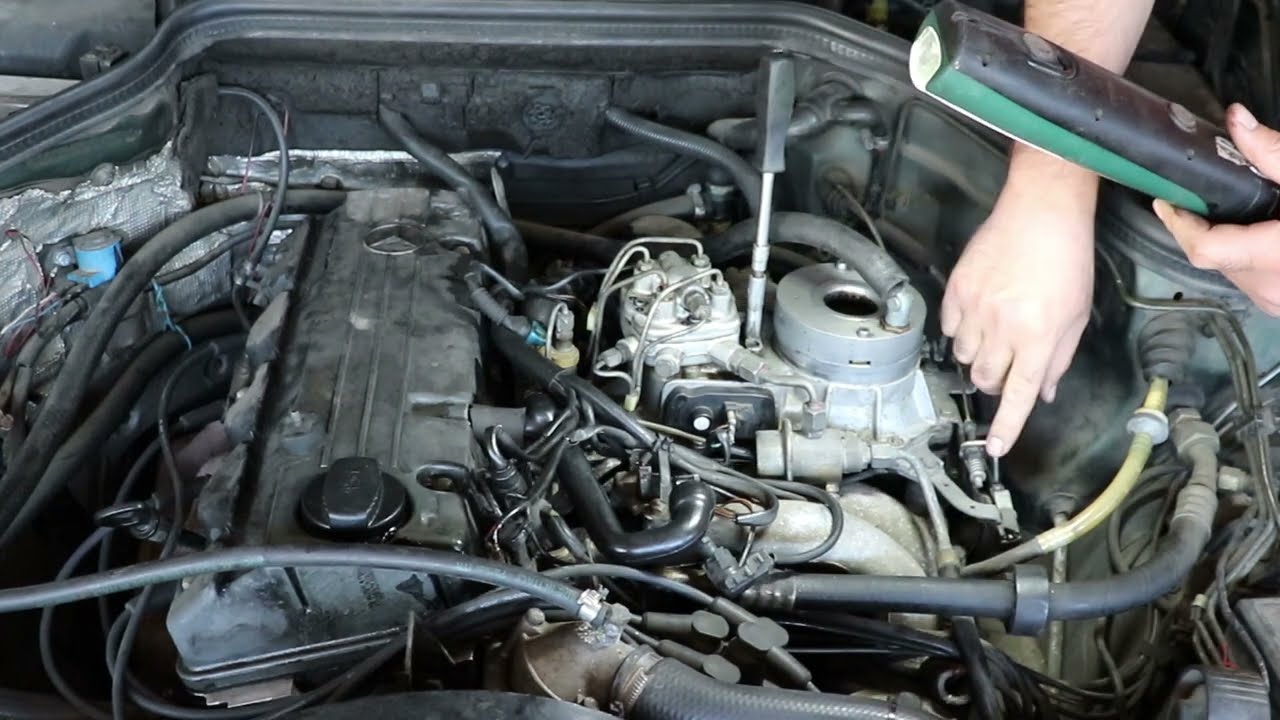 MERCEDES W124 (green) Adjustment Of The Mechanical Injection System  EP 4