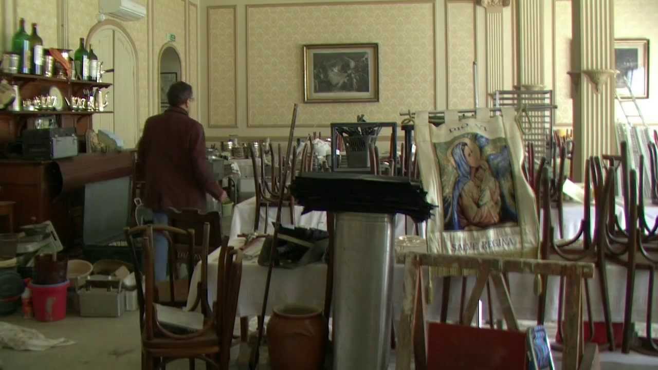 Reportage / Inondation 2013 à Lourdes - au cœur d'un hôtel dévasté par les eaux