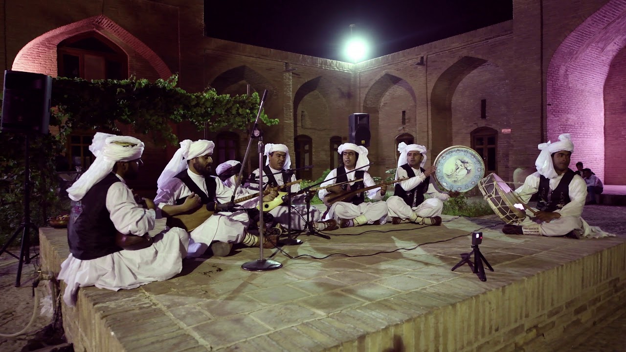 Torbat-e Jam : Chanson populaire &laquo; Leila dar va kon moyom &raquo;