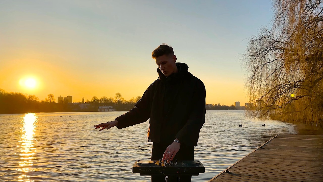 Melodic House Sunrise Mix 2026 (Marsh, Yotto, Above & Beyond) - DJ Set at the Alster in Hamburg