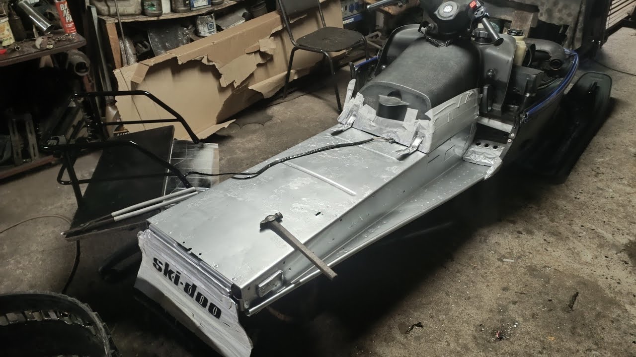 Ремонт снегохода Skandic ll 503R 1993г. Сделал сидения, ремонт гусеницы своими руками 