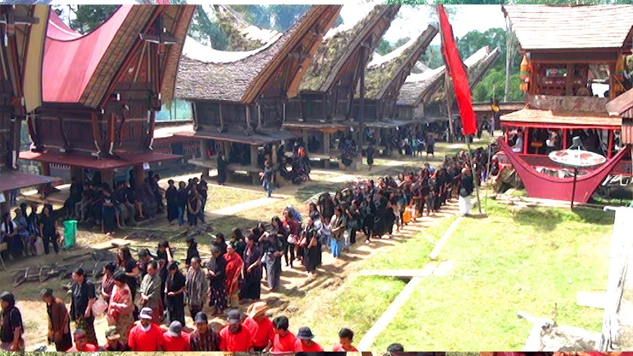 una grande funerale di Toraja