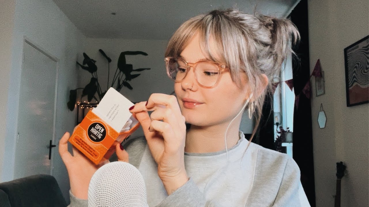 ASMR in dutch: openhartig kaartjes voorlezen en beantwoorden