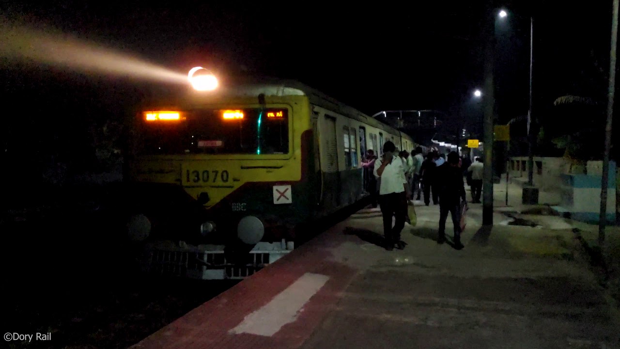 [4K] Old but beautiful green EMU local train at night | With passengers activities | Indian Railway