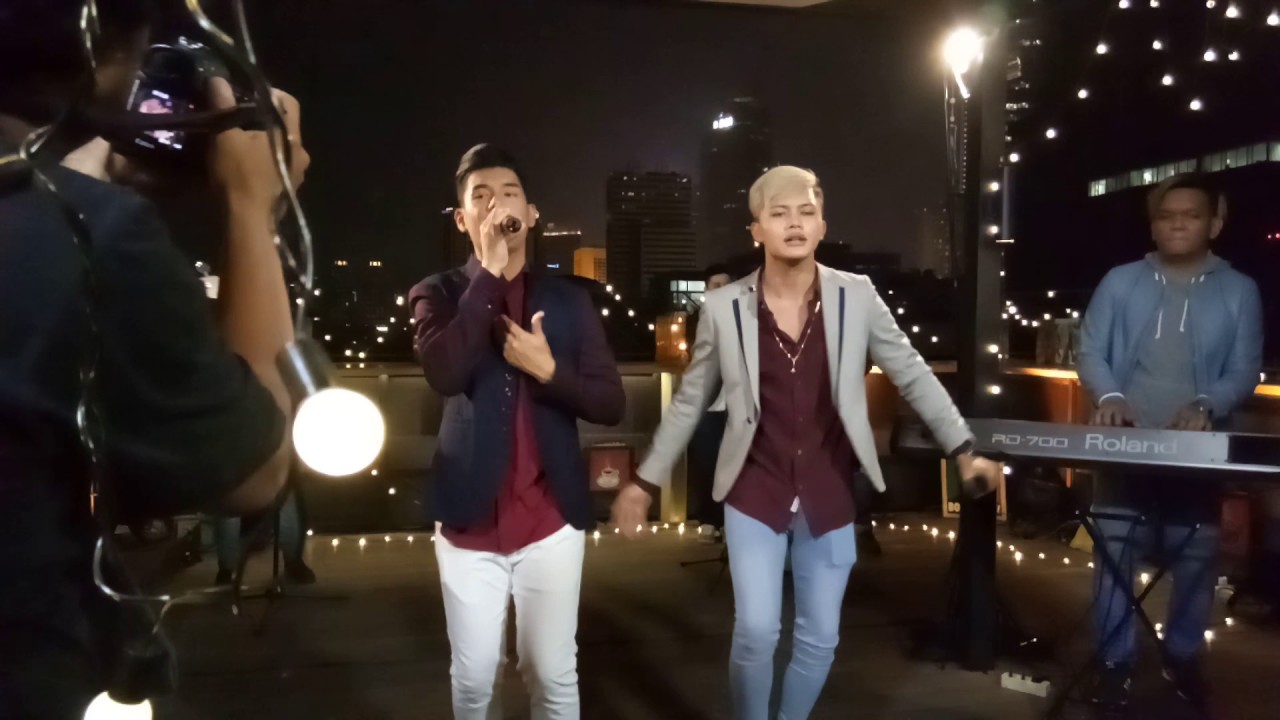 keren.. Rizky Febian ft Jaz (dari mata\penantian berharga) 
#duet #musik #musikindonesia