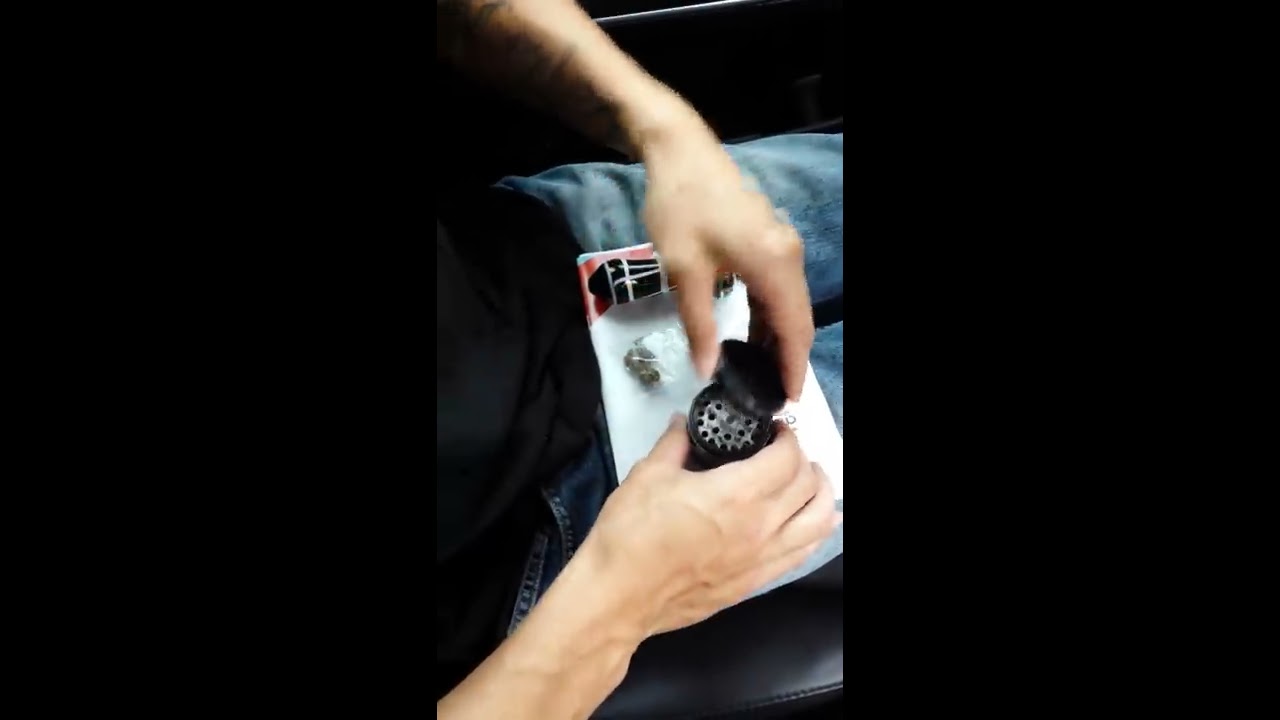 How to smoke out of a pipe - Learn The Right Way