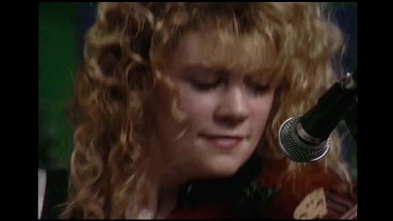 Natalie MacMaster & Ashley MacIsaac - Fiddle Medley (1993)