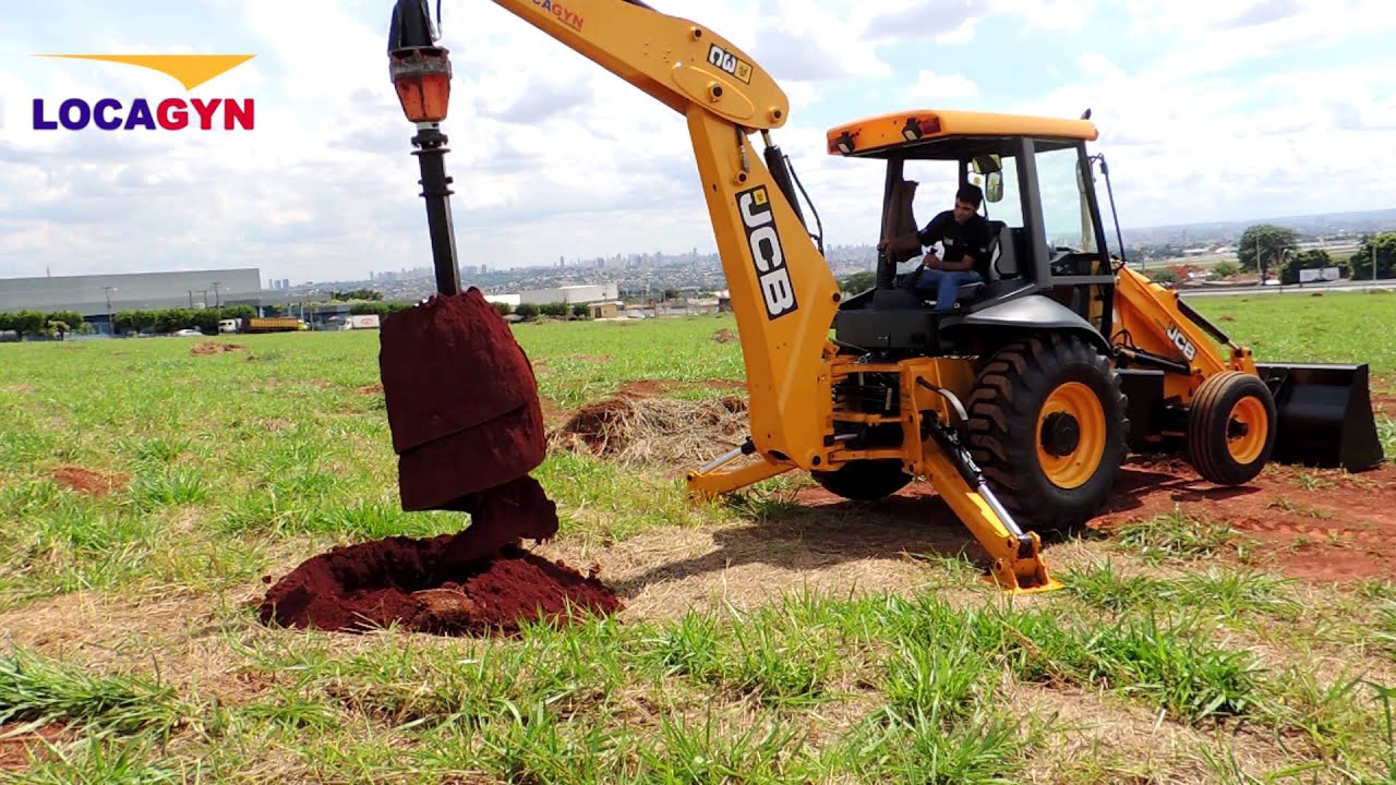 Acessórios: Retroescavadeira 3C JCB com Perfuratriz de Solo