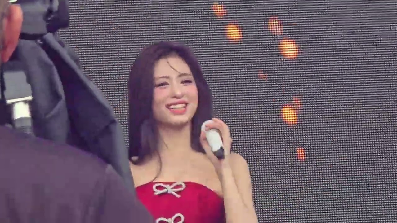 210924 babymonster @ formula 1 singapore grand prix - dream / struck in the middle ( 7 version)