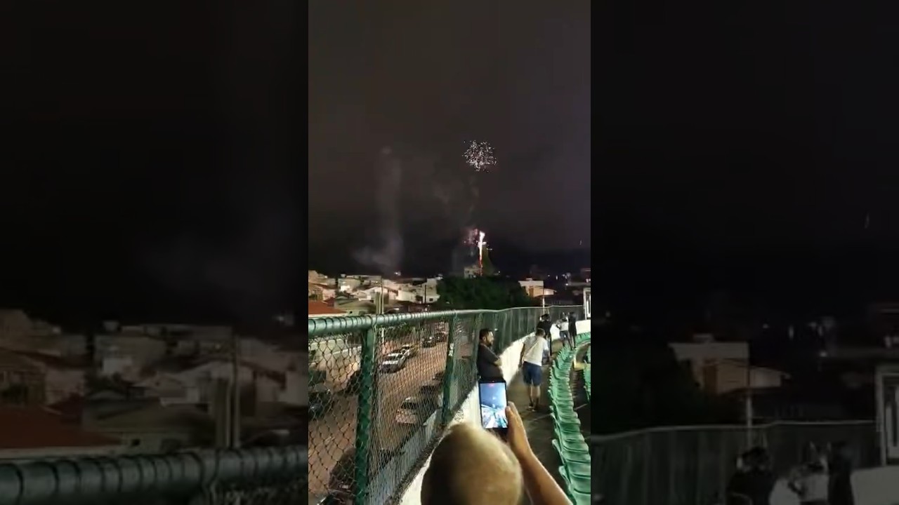 FOGOS DE ARTIFÍCIOS NO ESTADIO ORLANDO SCARPELLI APOS REBAIXAMENTO DO FIGUEIRENSE