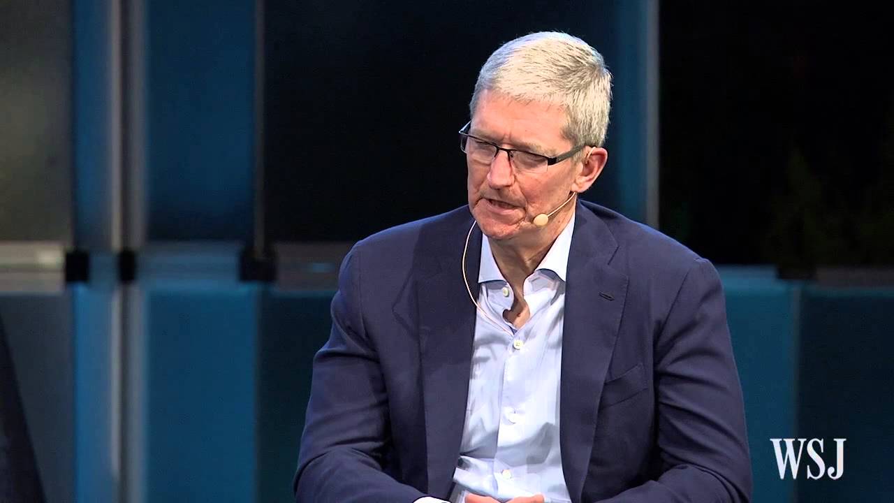 Тим Кук на WSJDLive: Незаменимы ли Apple Watch?
